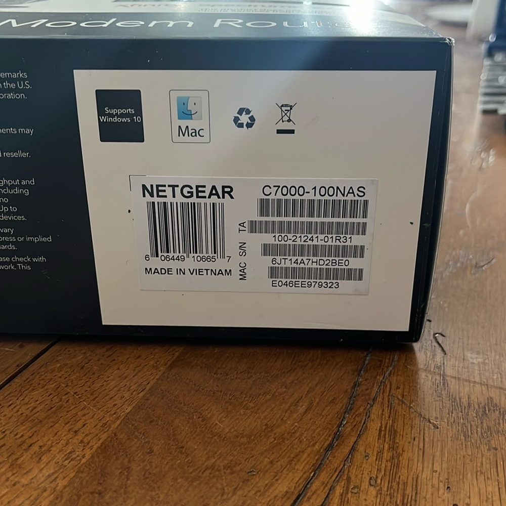 Netgear Nighthawk Cable Modem Router AC1900 - Picture 2 of 2